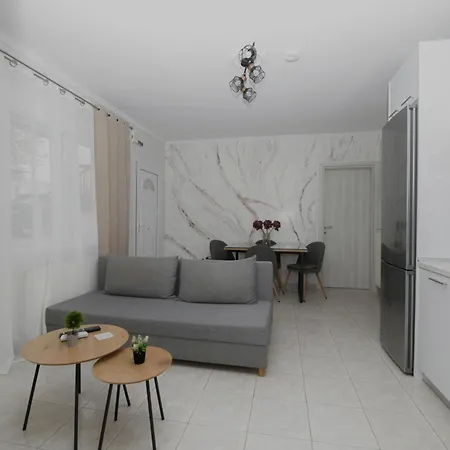 Apartman Georgos, *