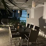 Georgos, Apartman